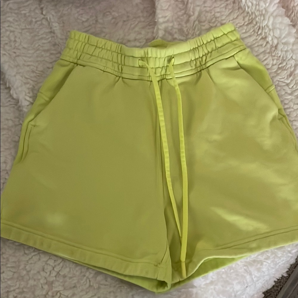 Lululemon Athletica Green Athletic Shorts with Elastic Waistband